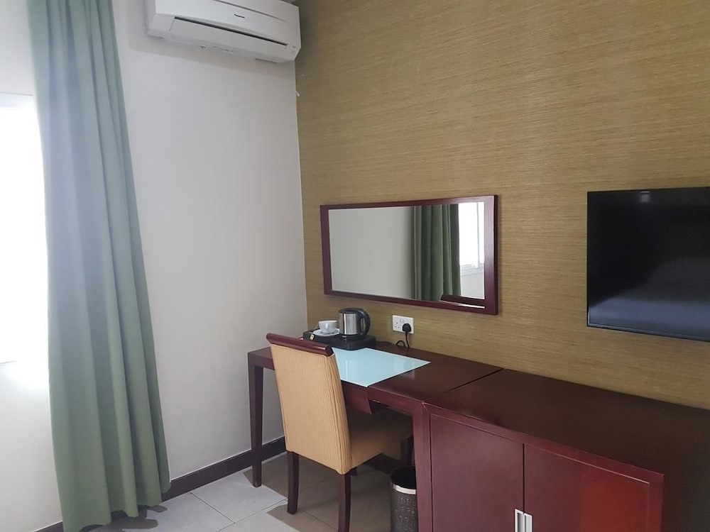 Check Inn Hotel Abuja 30/35