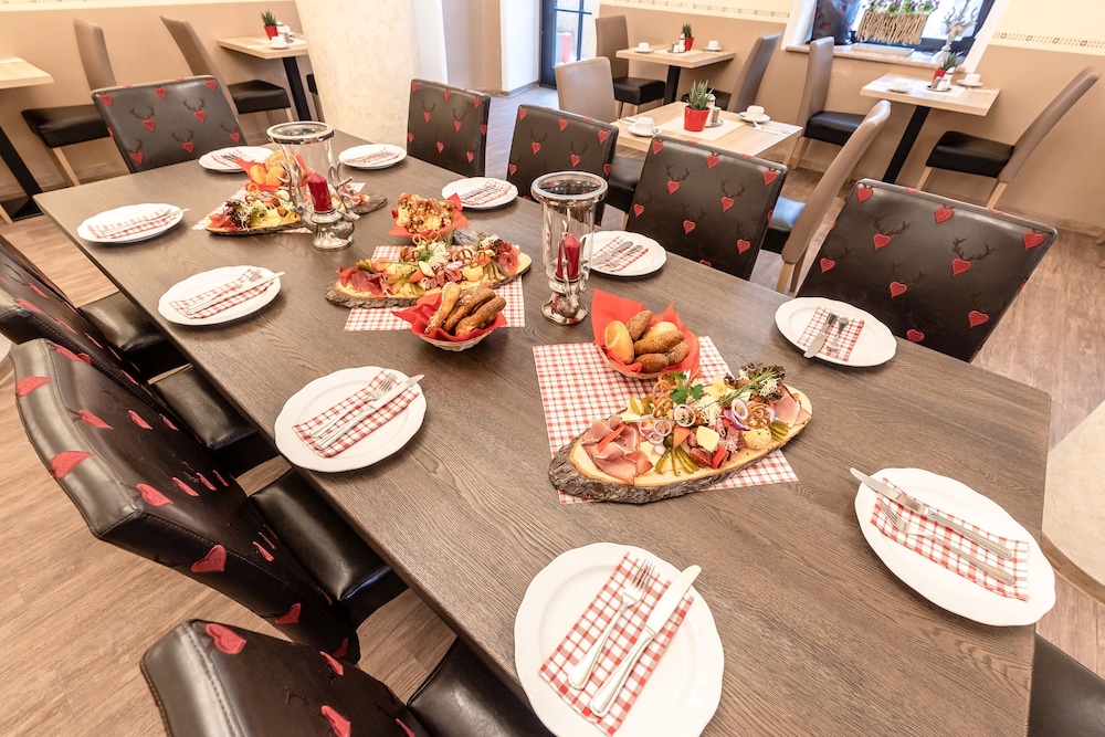 Hotel Sauerlacher Post 34/50