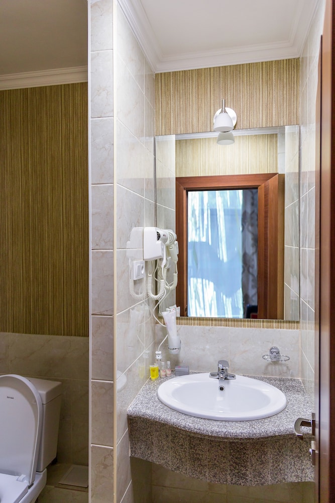 Grand Eurasia Hotel 48/50