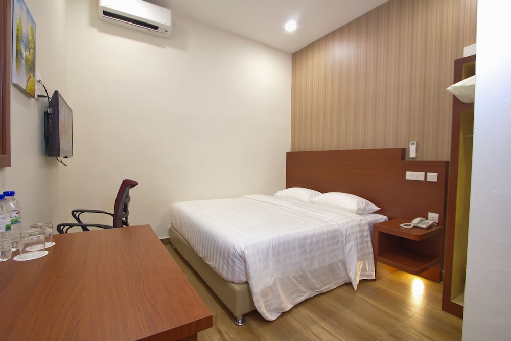 Elegant Hotel 15/45