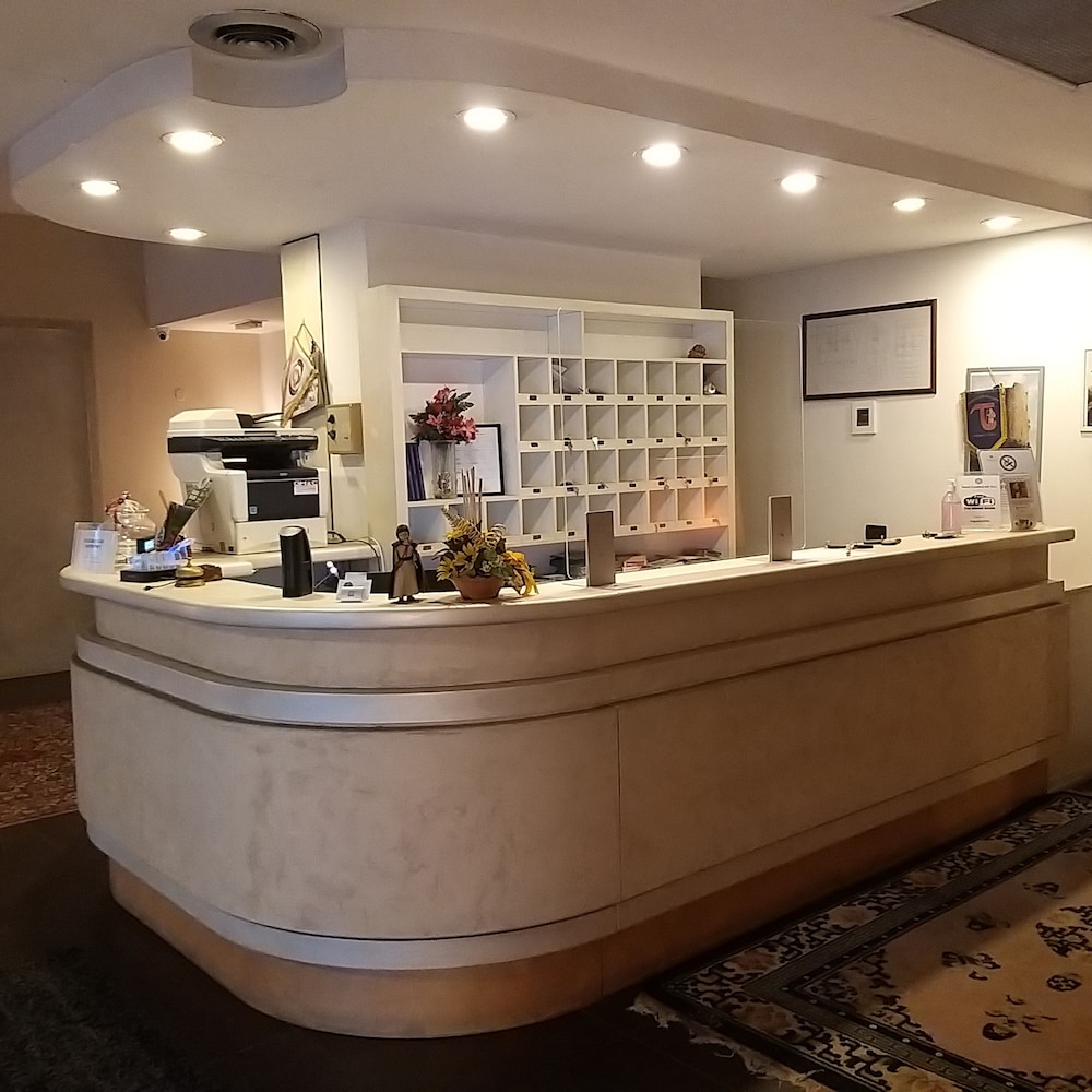 Hotel Cavalieri Del Tau 2/50