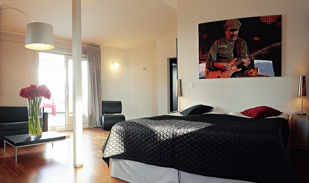 Tralala Hotel Montreux 11/73