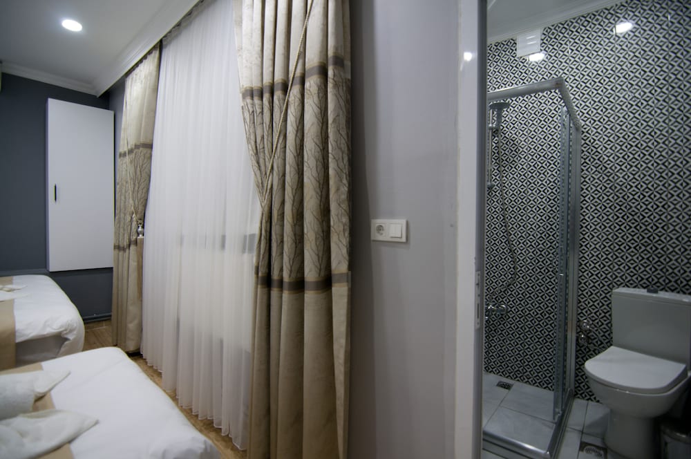 Istanbul Palace Hotel 37/40