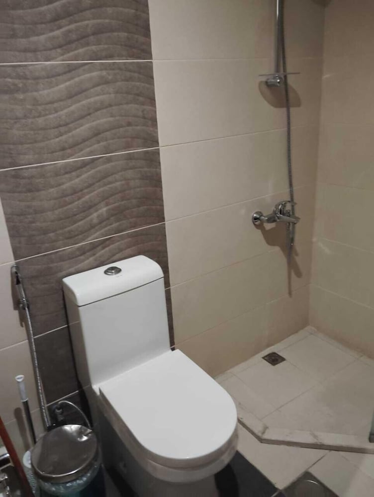 فندق ذا اس(The S Hotel Prince Sultan St) 35/37
