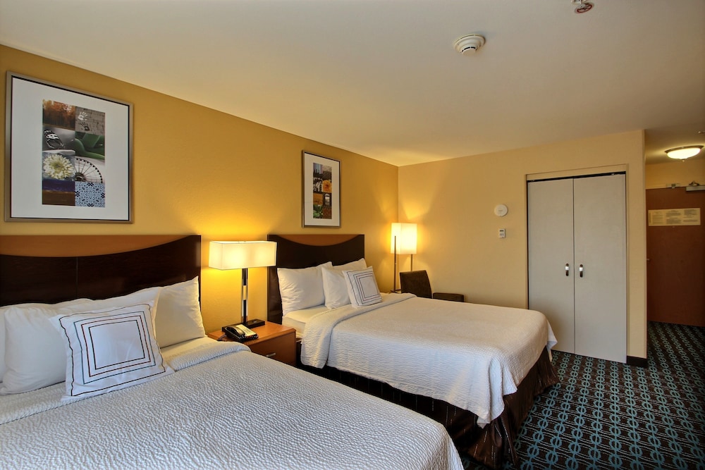 Fairfield Inn And Suites Milwaukee Airport 8/38