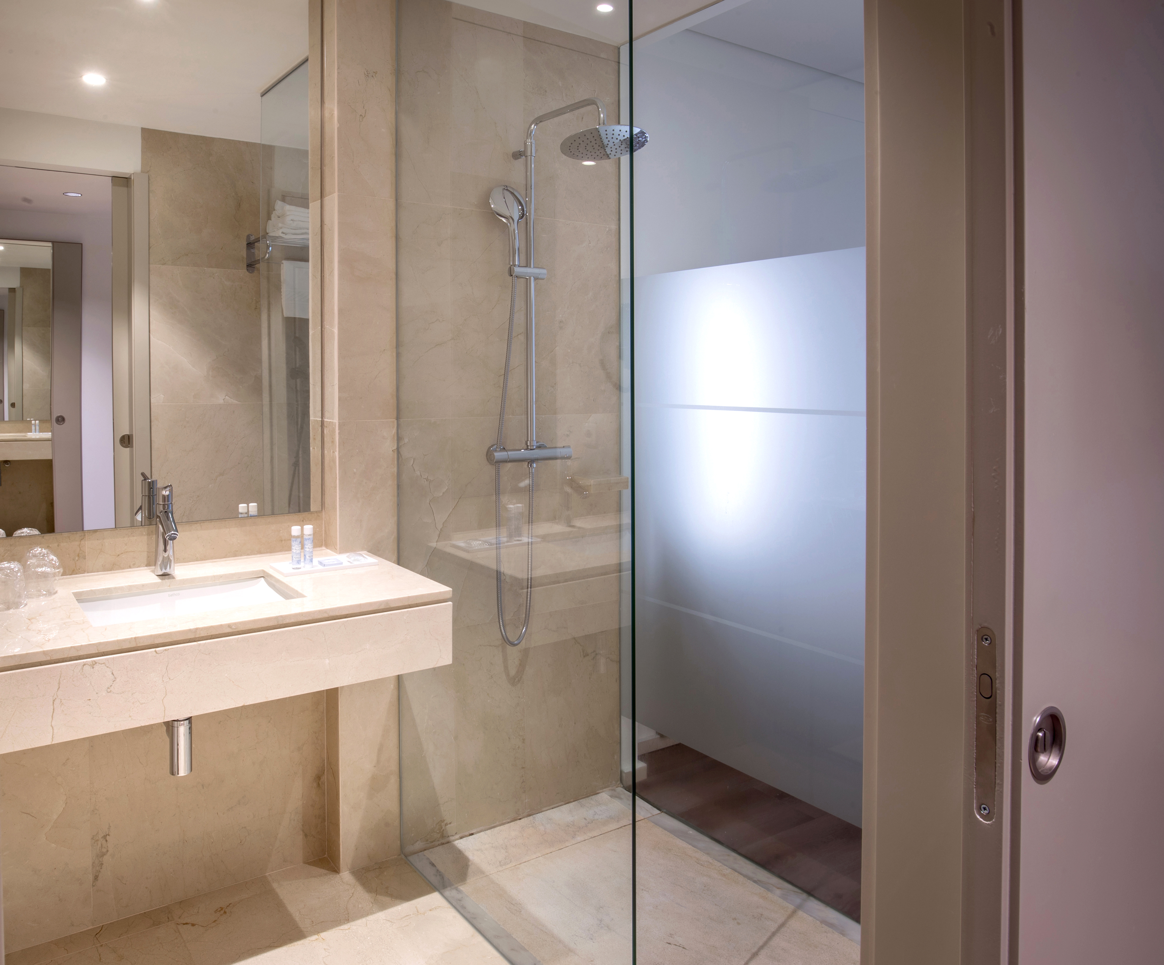 Standard, Single, Double Bed, Oporto Airport Business Hotel 4/4