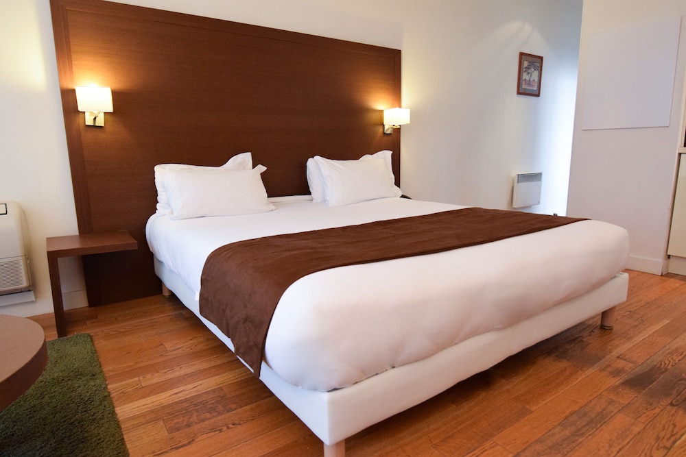 RESIDHOTEL IMPERIAL RENNEQUIN 8/29