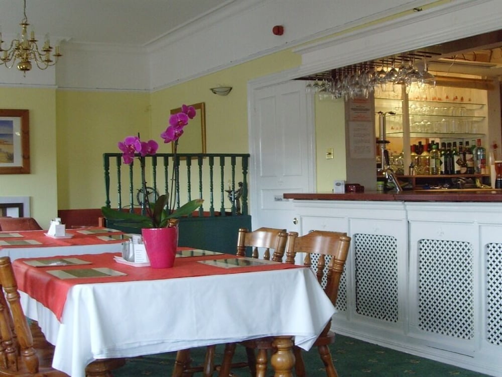 Twin Lions Hotel 43/51