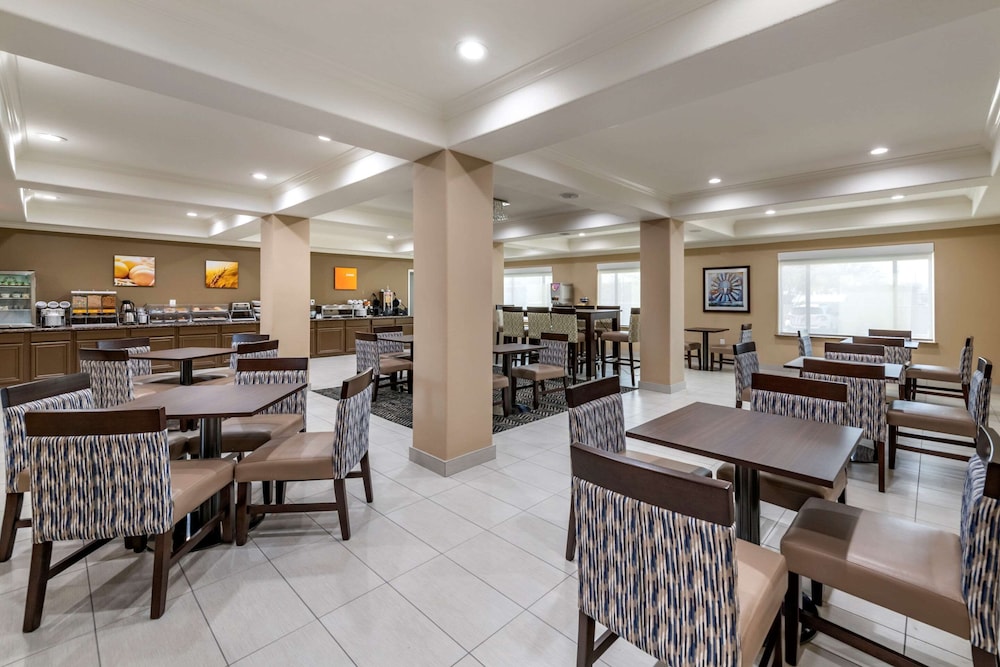 Comfort Inn & Suites Lubbock West 30/34