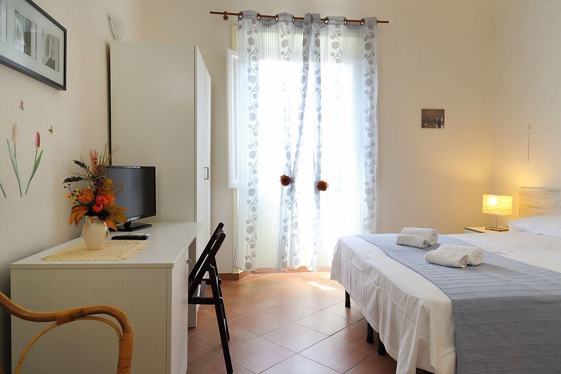ROOM, TRIPLE
