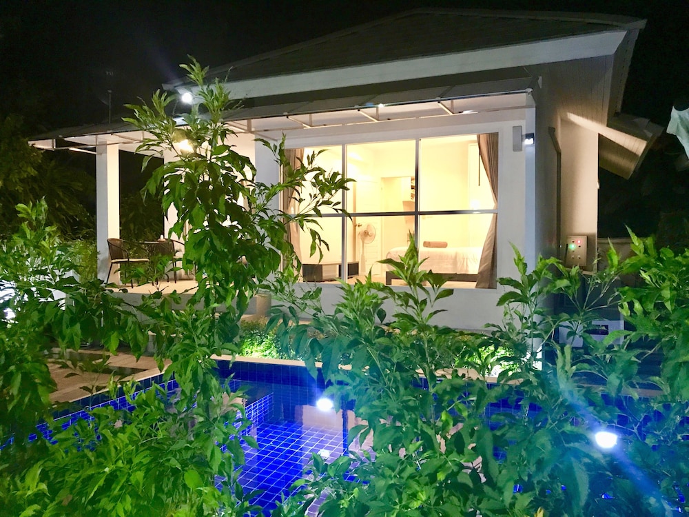 2 Bed Villa 15 Min Walk To Beach 33/36