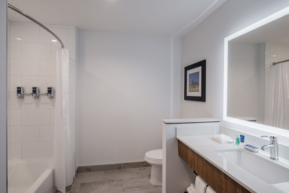 FOUR POINTS BY SHERATON GRANDE PRAIRIE 6/36