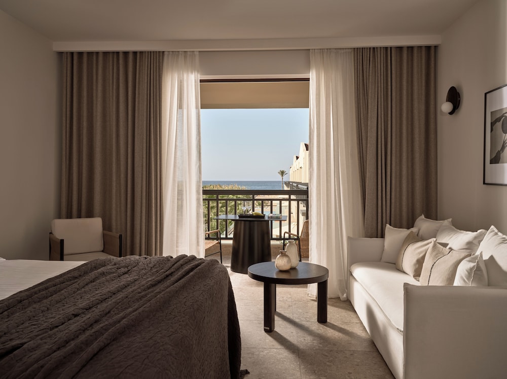 2 BEDROOMS, SUITE, 1 SINGLE AND 2 DOUBLE BEDS