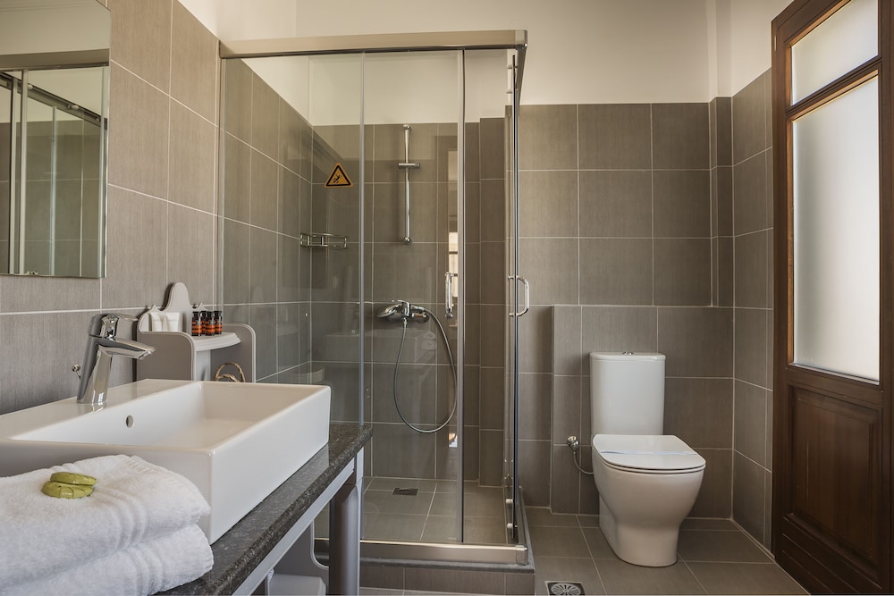 Balhambra Suites - Adults Only 48/50