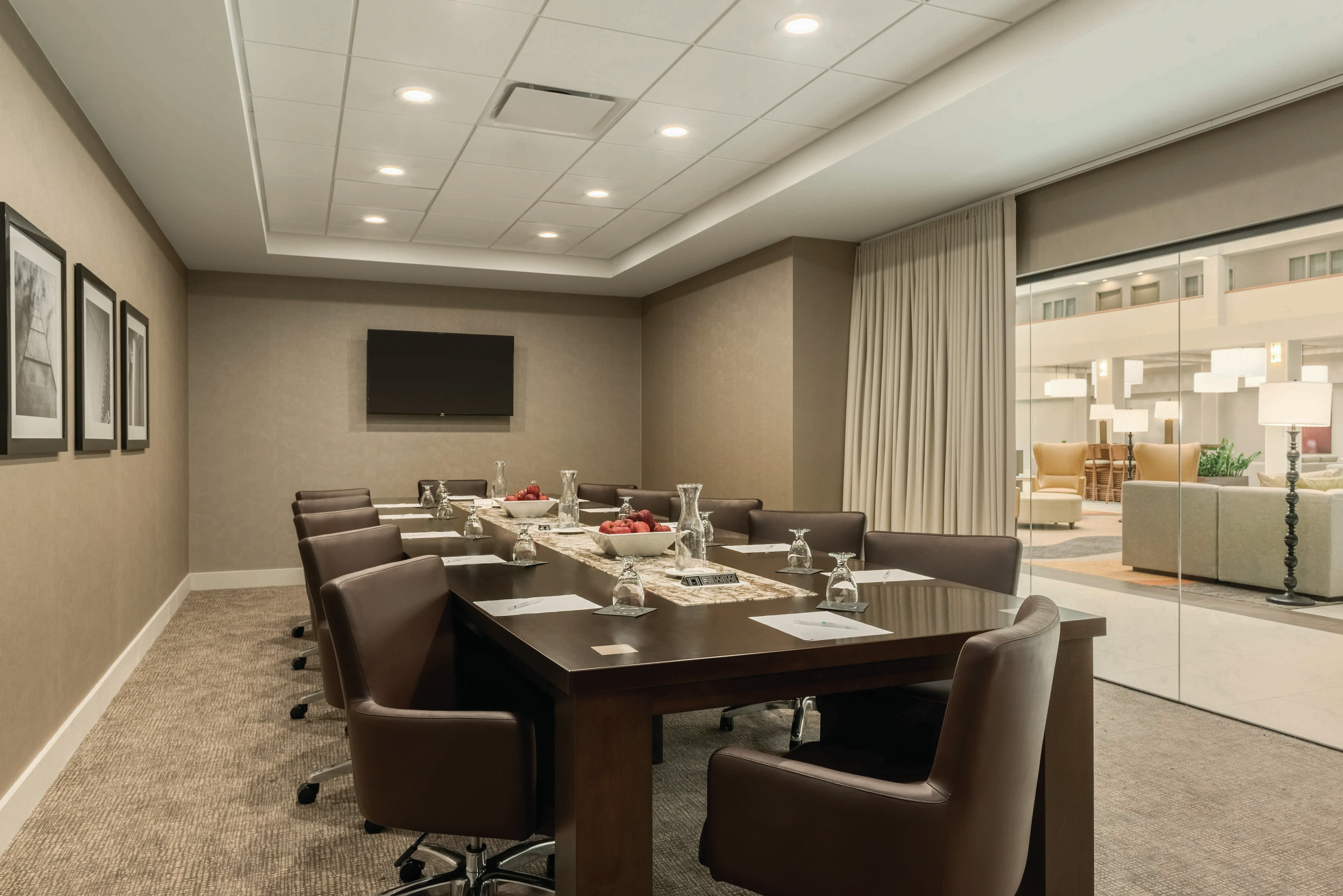 Embassy Suites By Hilton Milwaukee Brookfield 67/81