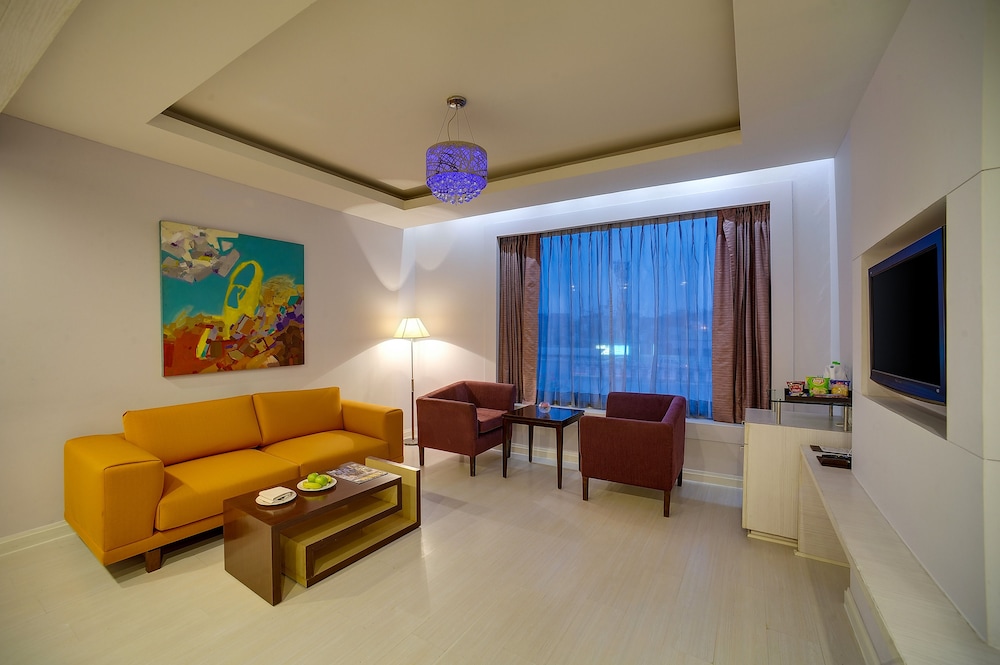 Sarovar Portico Naraina 33/54