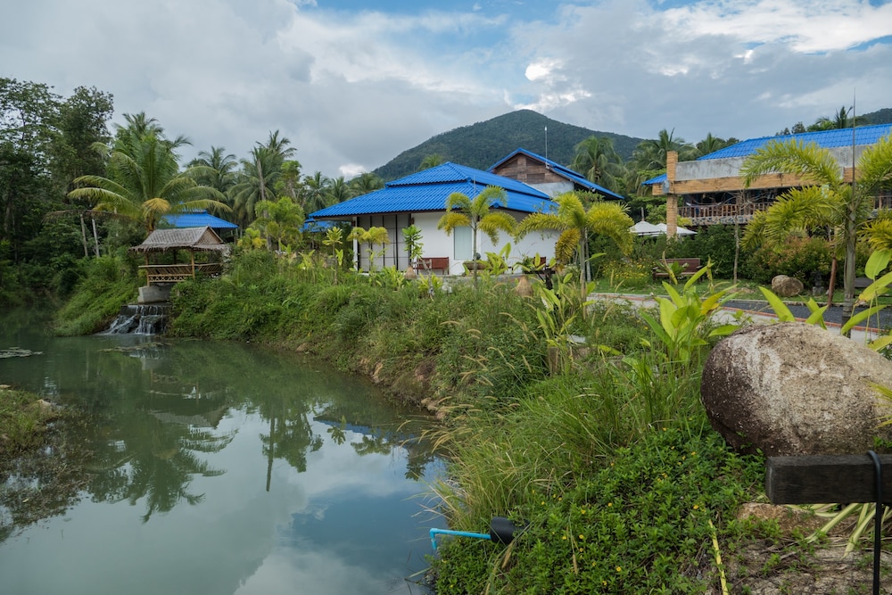 The Shore Resort 65/71