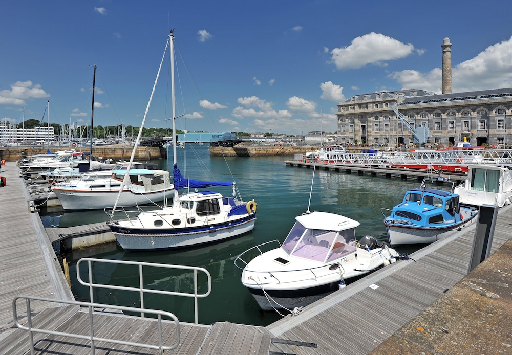 Drakes Wharf 30/34