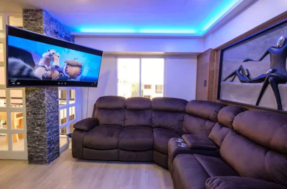 Clockworkorange Luxury Suites 40/72