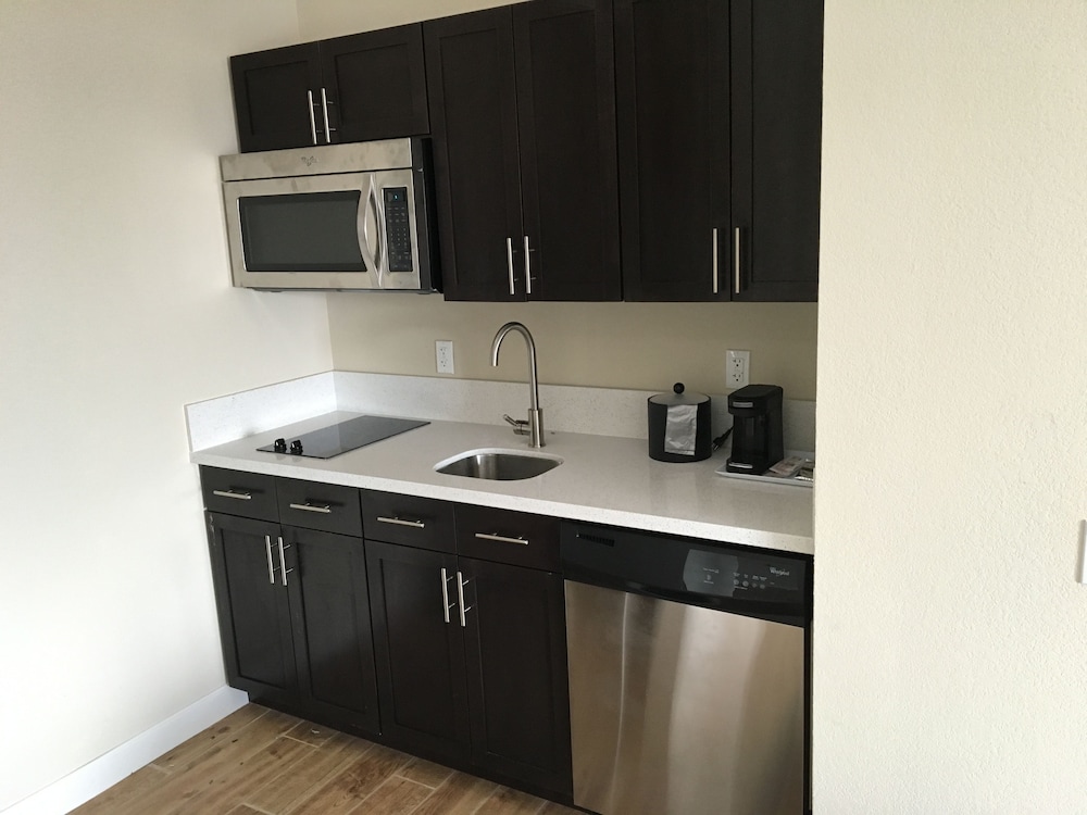 Hampton Inn McPherson KS 53/56