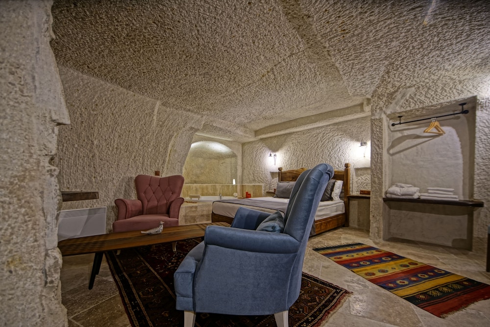 Apex Cave Hotel 37/61