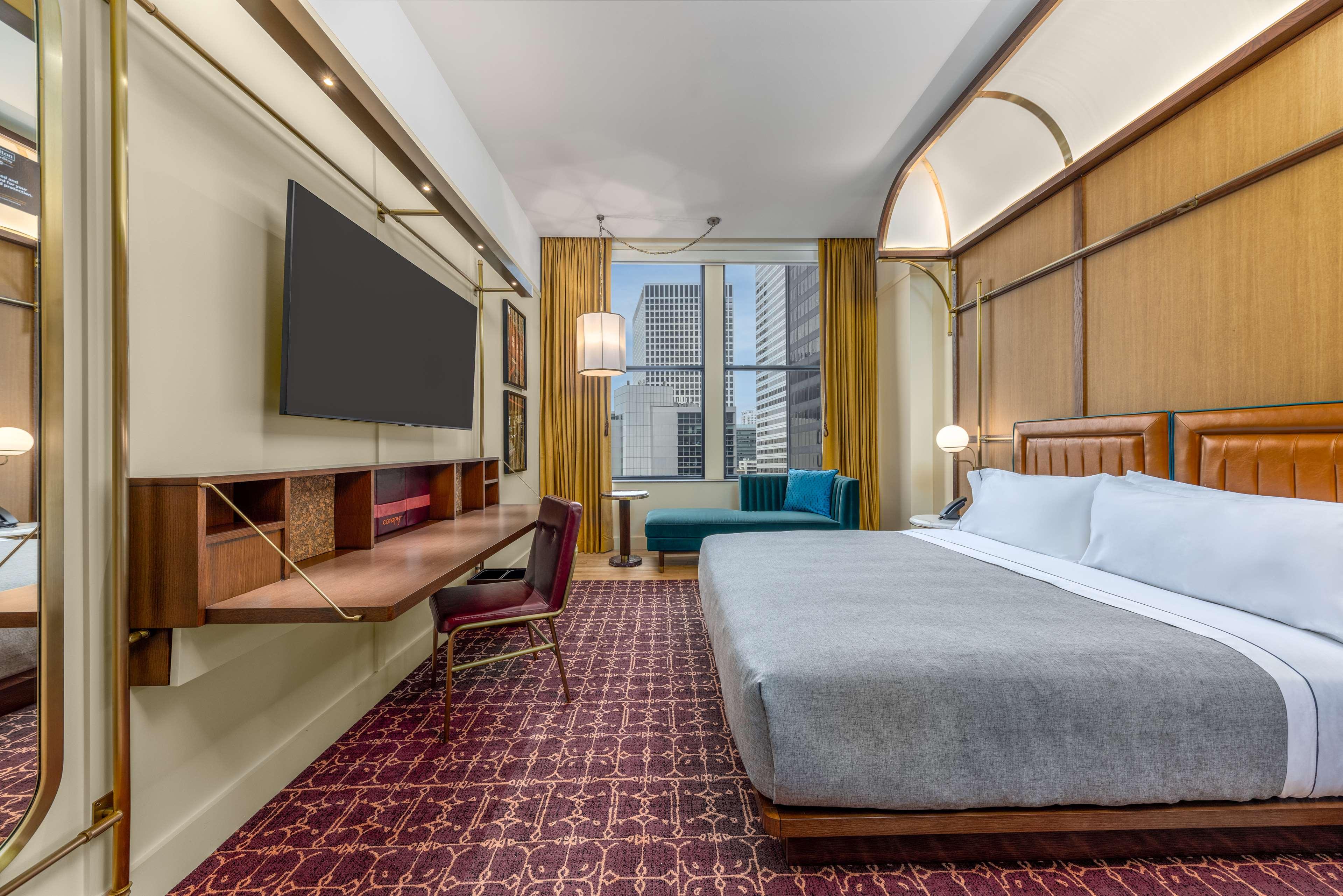 ROOM, KING BED, PELOTON