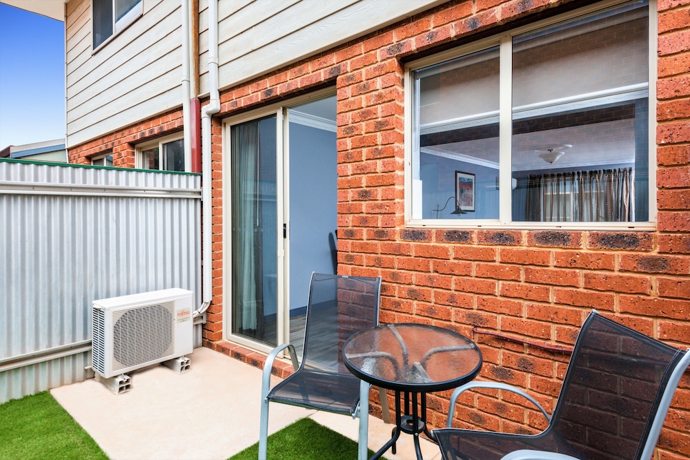 Quest Yelverton Kalgoorlie 5/35