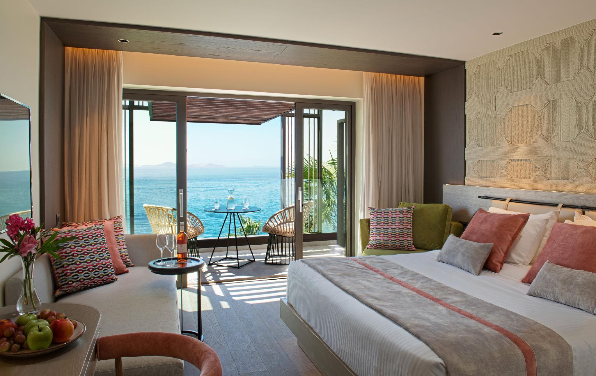 DOUBLE ROOM SUPERIOR FRONT ROW WITH SEA VIEW