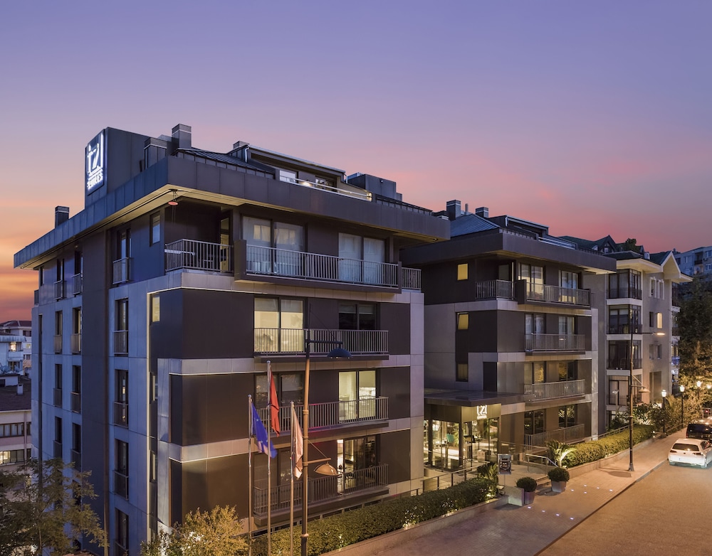 Tzl Suites 2/69