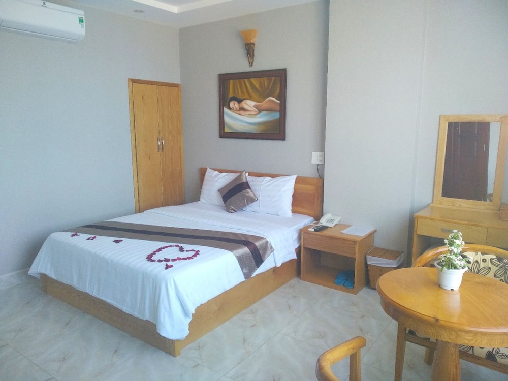 Ngoc Hanh Beach Hotel 29/75