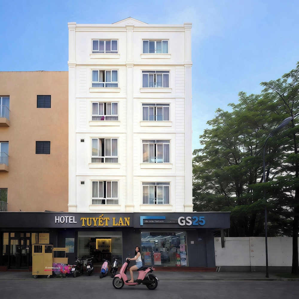 Tuyet Lan Hotel 58/63