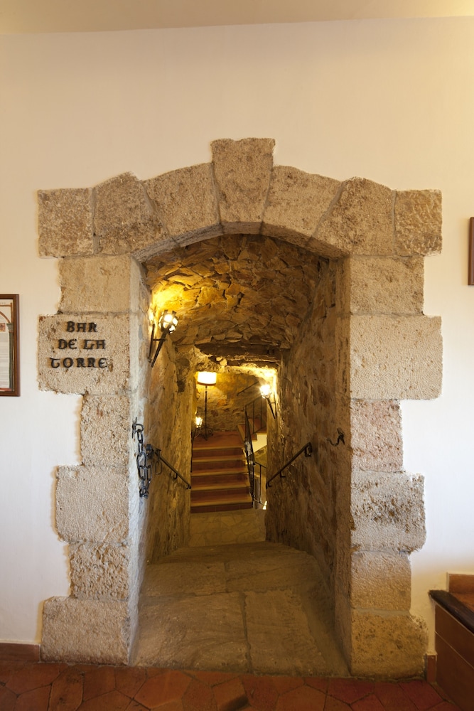 Parador De Benavente 17/63