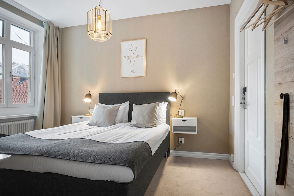 Compact, Double Bed