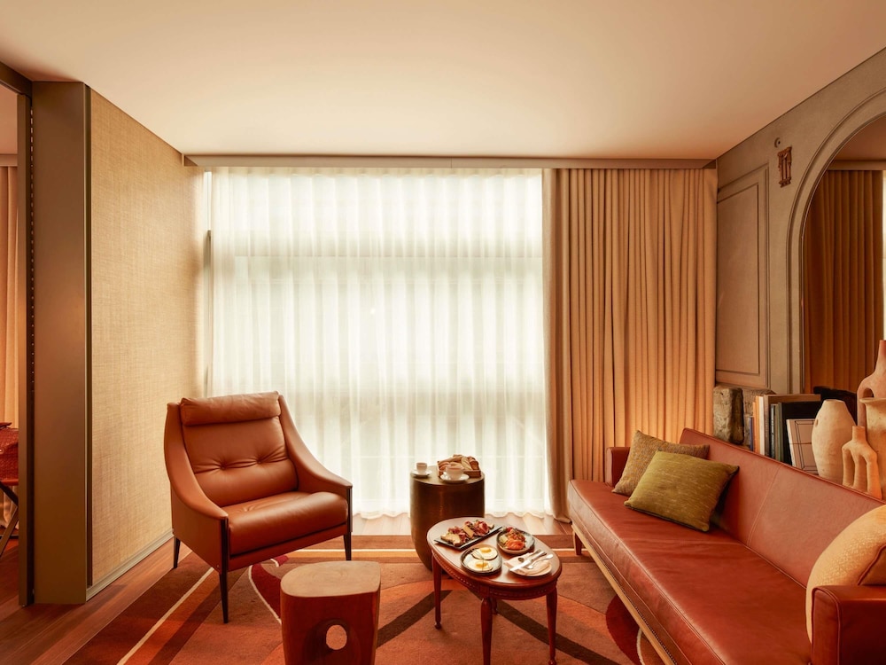 Mondrian Bordeaux Hotel des Carmes 36/56
