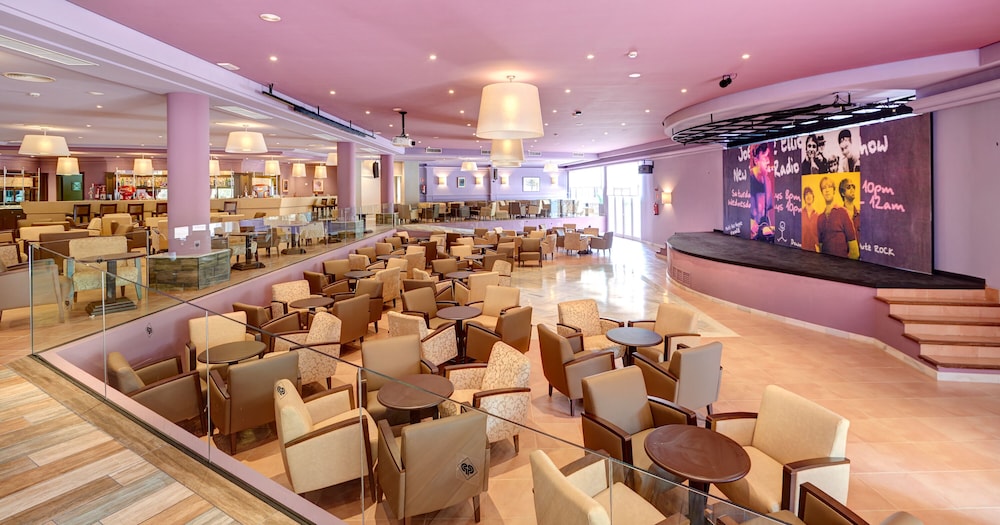 Protur Badia Park Aparthotel 32/40