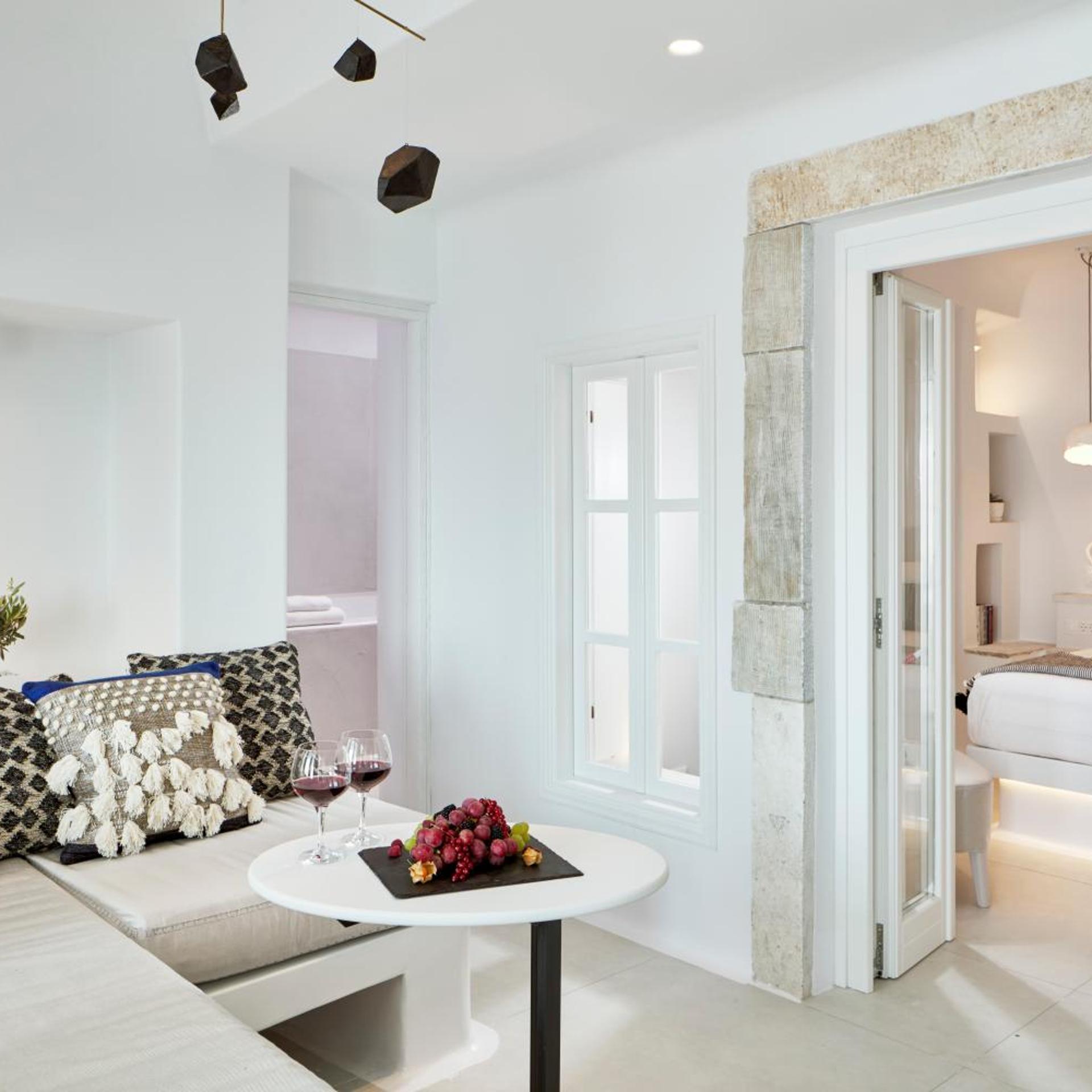 Cosmopolitan, Suite, Volcano View