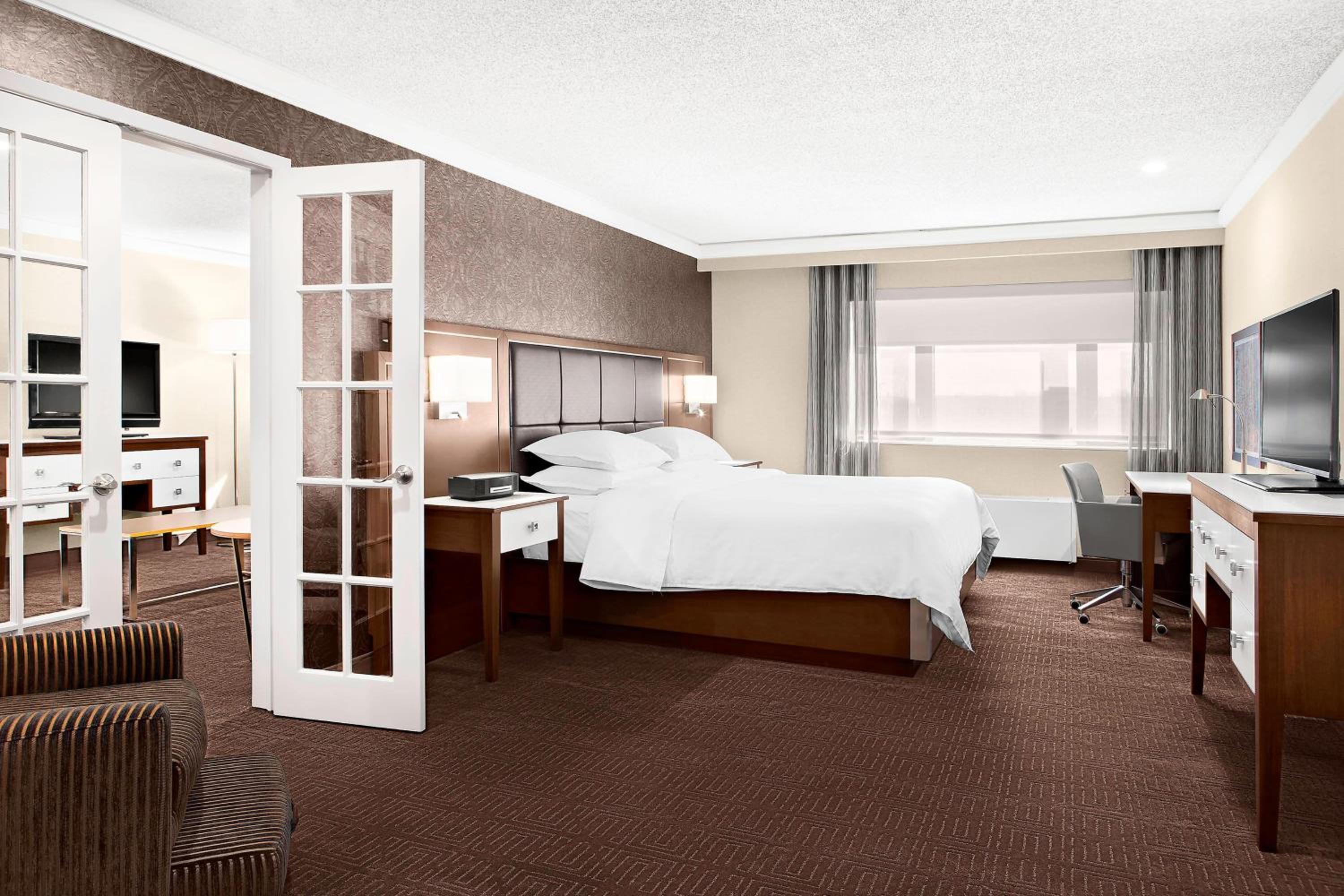 Room at Sheraton Laval Hotel, LAVAL - QUEBEC
