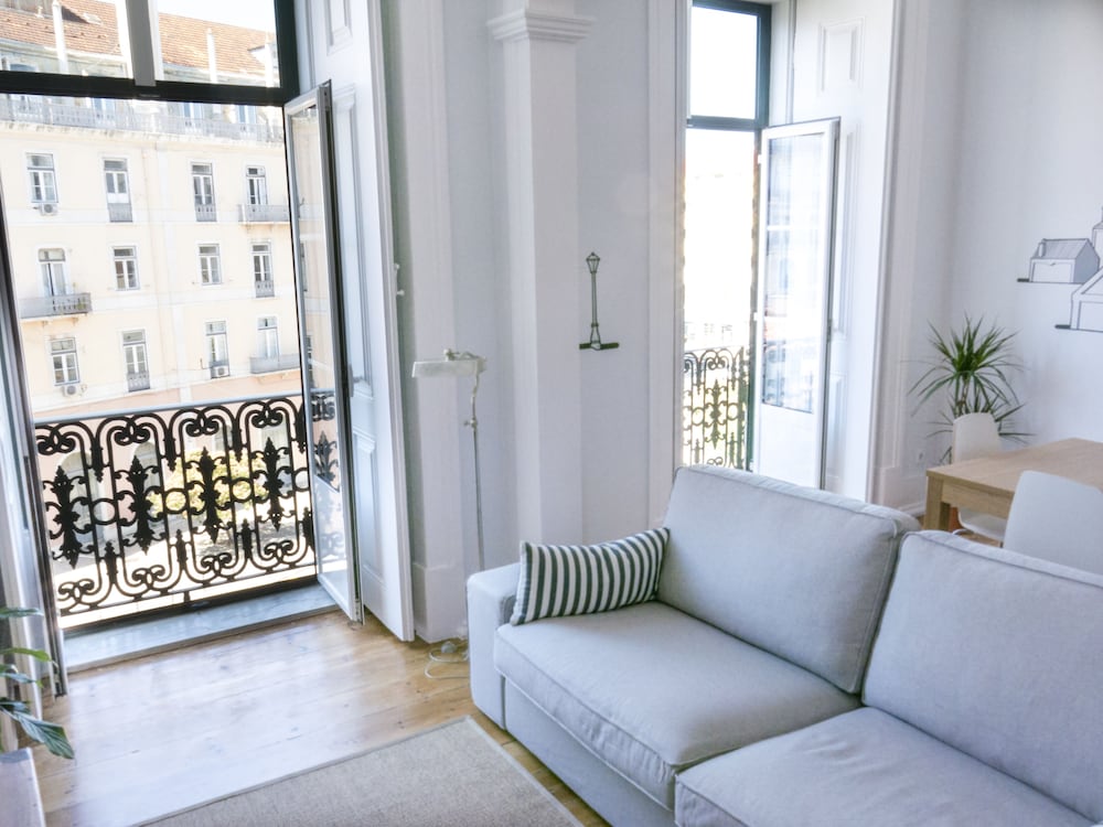 Lisbon Check-In Guesthouse 24/40