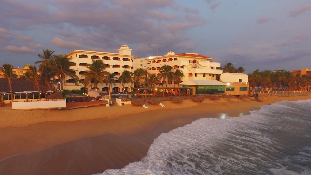 Quijote Inn Hotel 65/67