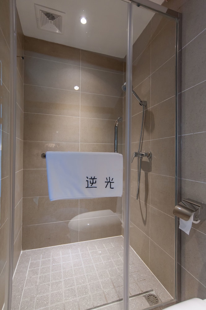 Hangzhou Backlighting Inn 45/45