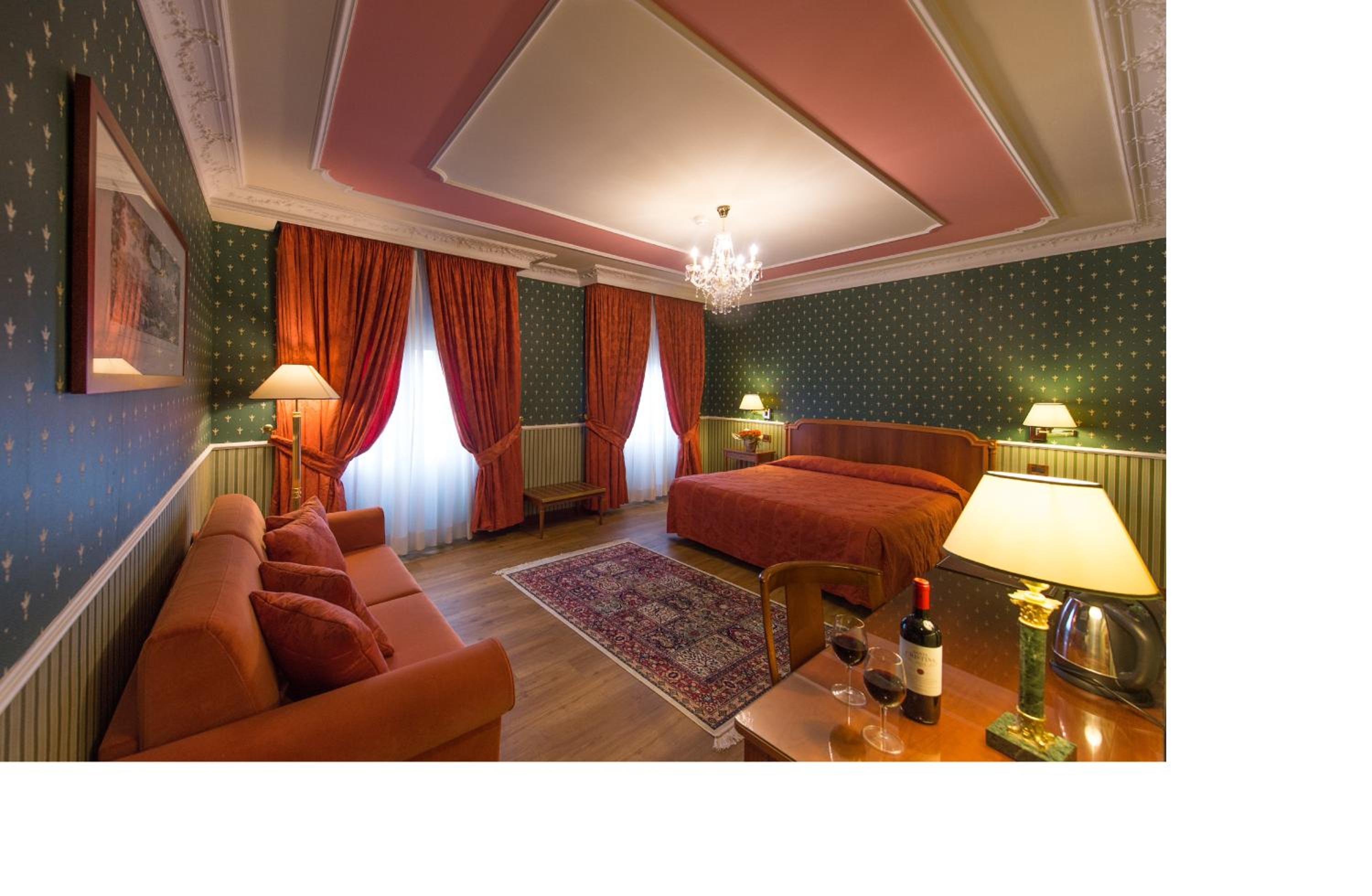 غرفة عائلية، Strozzi Palace Hotel 6/6