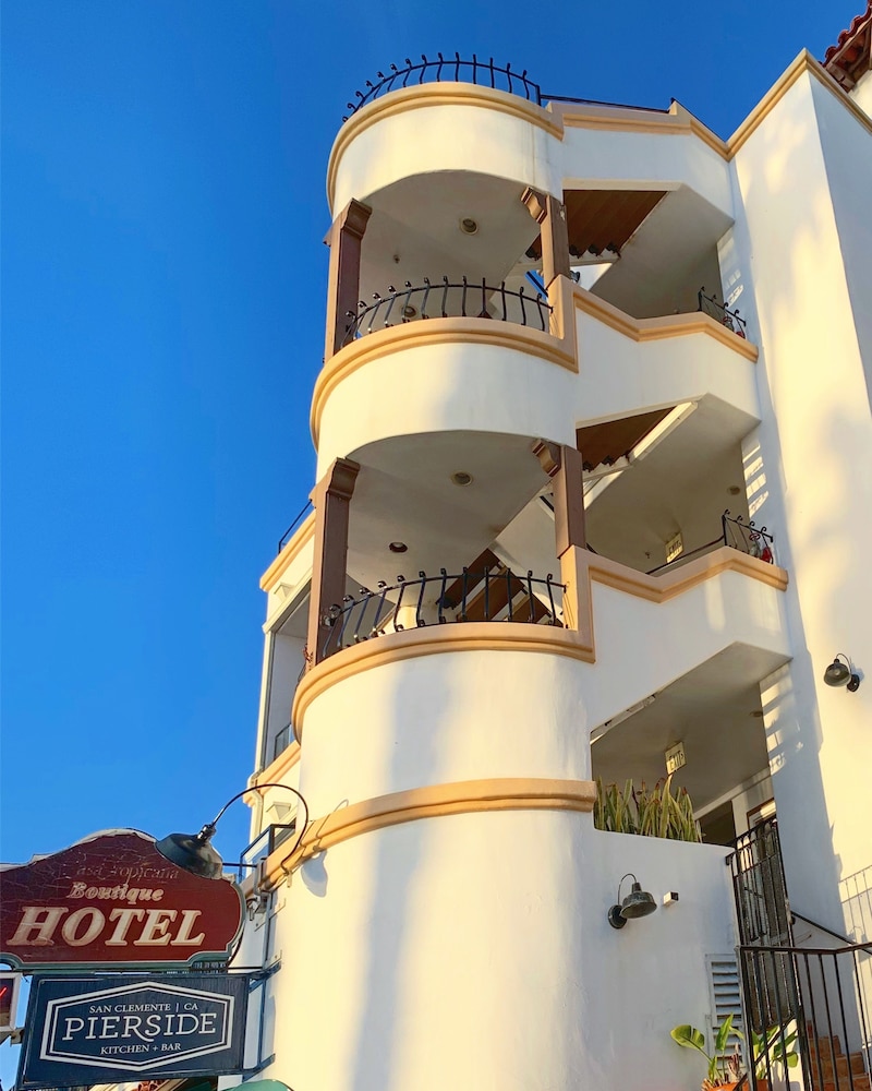 Casa Tropicana 3/49