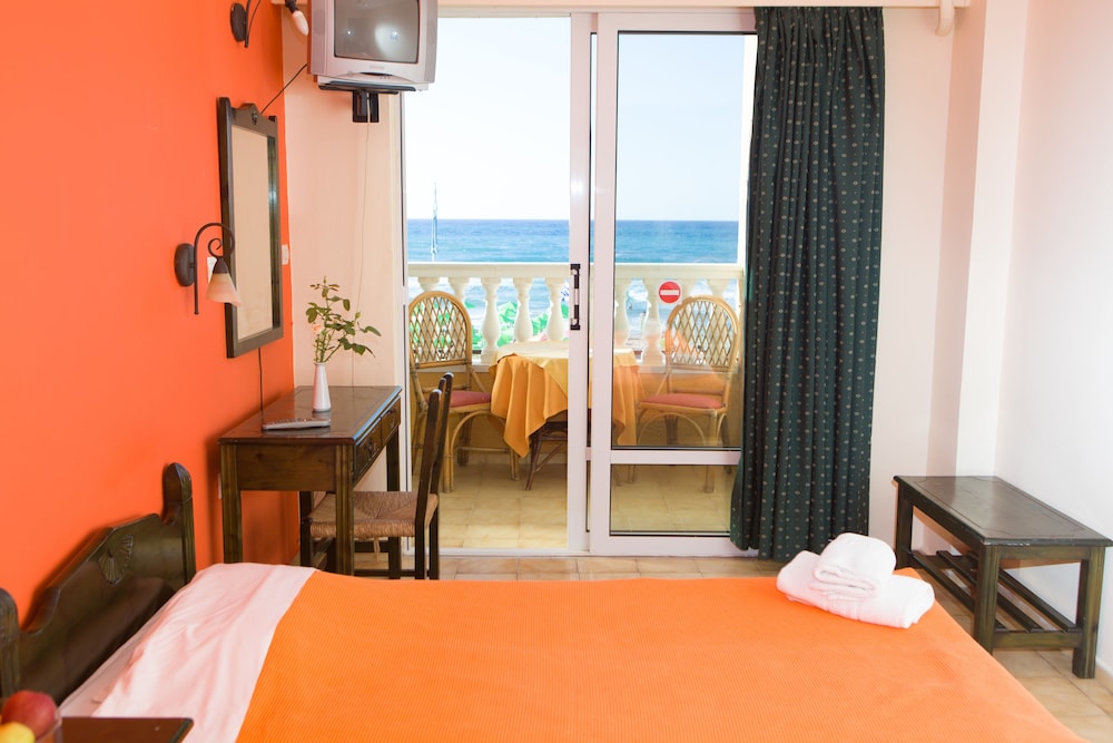 BIRAIS BEACH STUDIOS 24/70