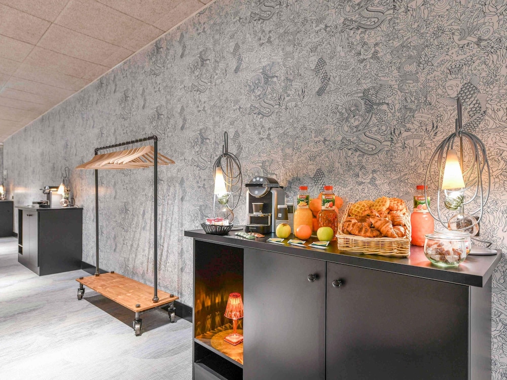 NOVOTEL LA ROCHELLE CENTRE 10/72