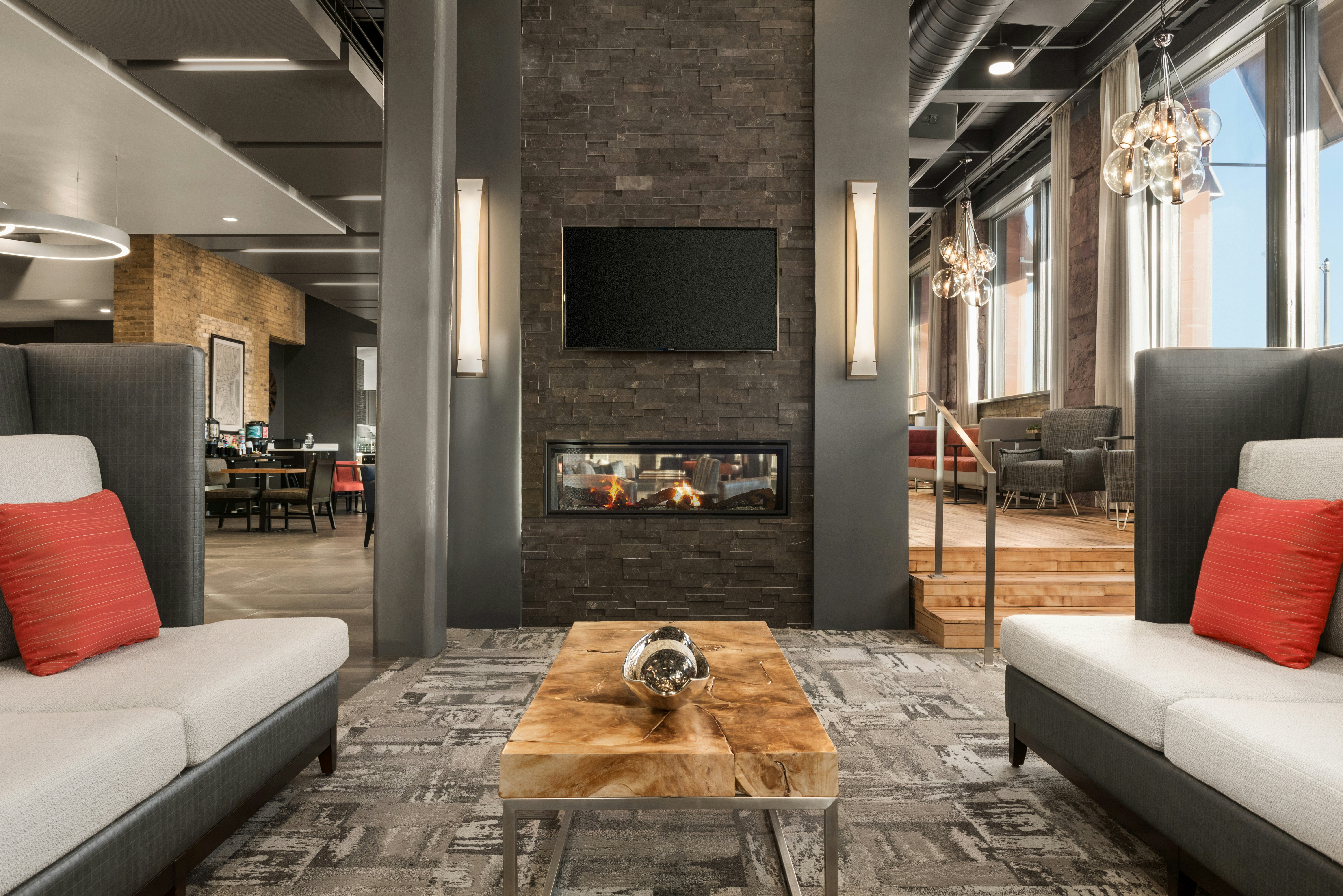 Homewood Suites By Hilton Milwaukee-Downtown 15/25