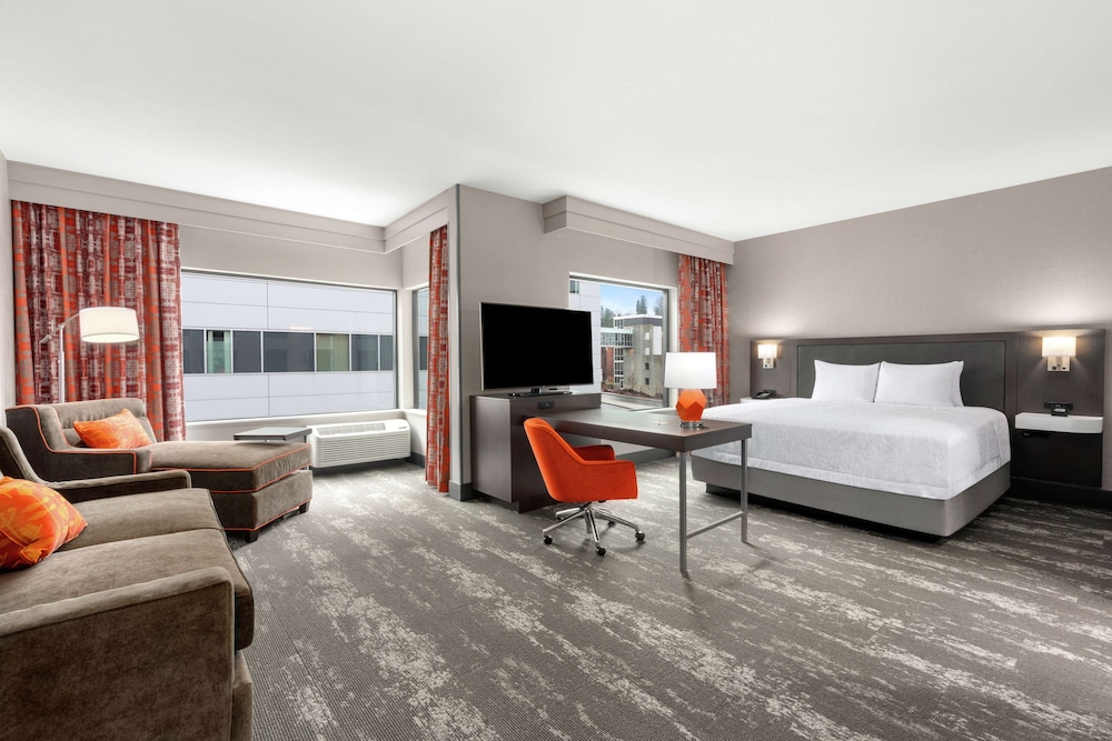 Hampton Inn & Suites Spokane Downtown-South 20/56