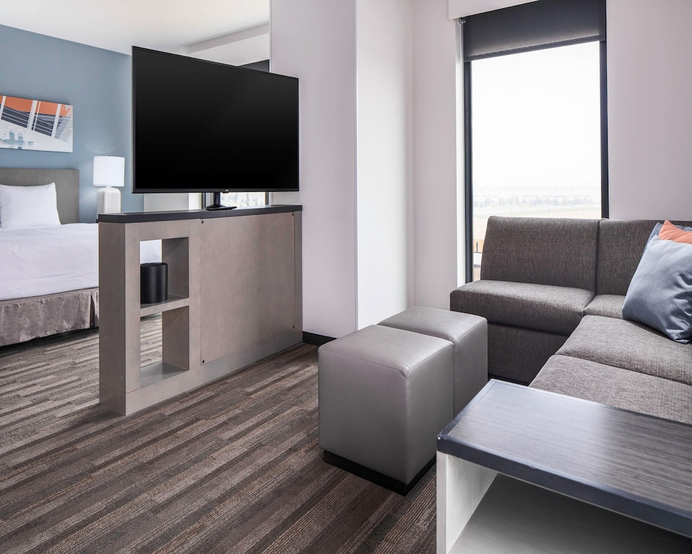 Hyatt House Allentown/Lehigh Valley 23/50
