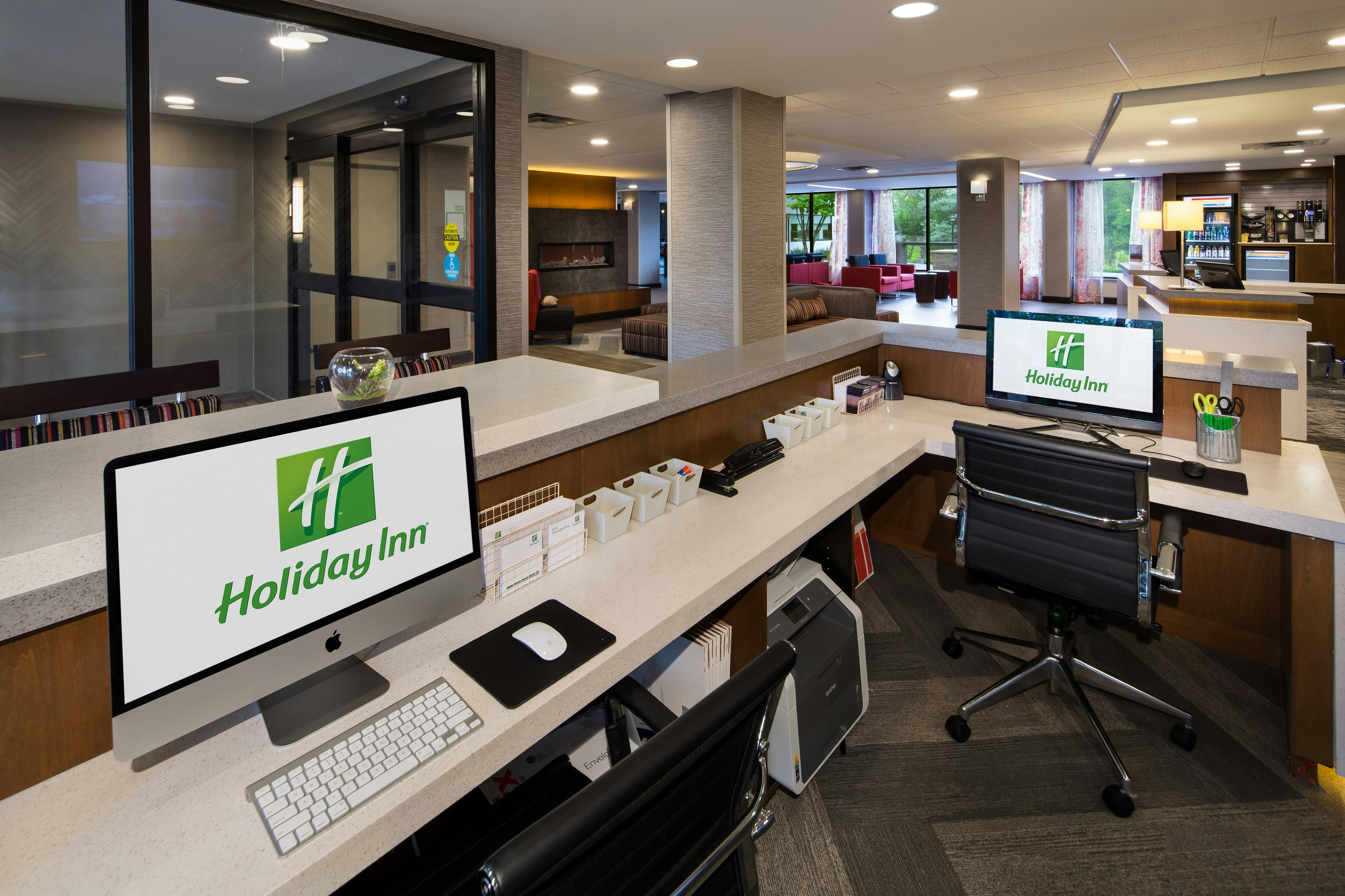 Holiday Inn Milwaukee Riverfront 30/34