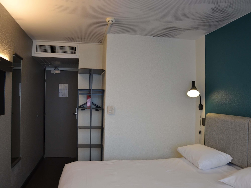 Ibis Chambery 16/36