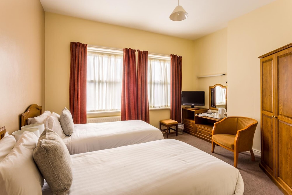 The County Hotel 19/62